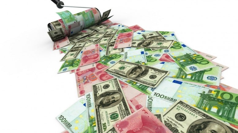 Dolare euros y yuanes en billetes